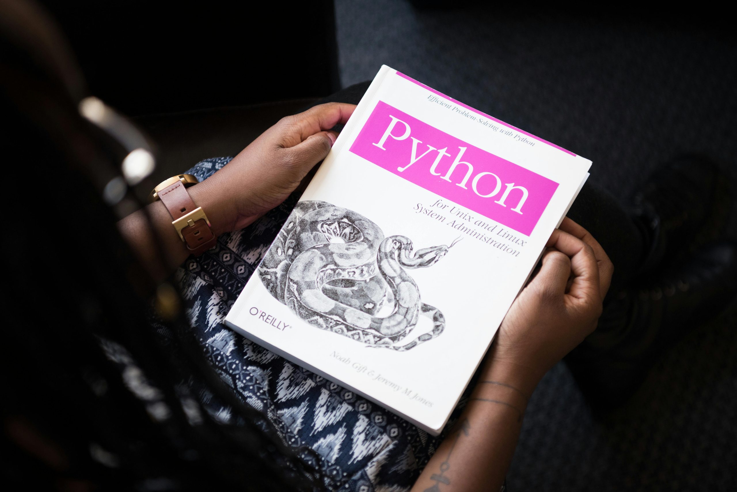 تطوير خوارزميات التعلم الآلي باستخدام لغة Python للمبتدئين. تطوير خوارزميات التعلم الآلي باستخدام لغة Python للمبتدئين.